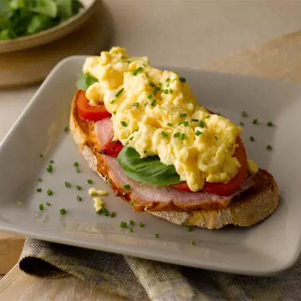 Creamy Scrambled Eggs with Ham, Tomatoes and Roasted Peppers